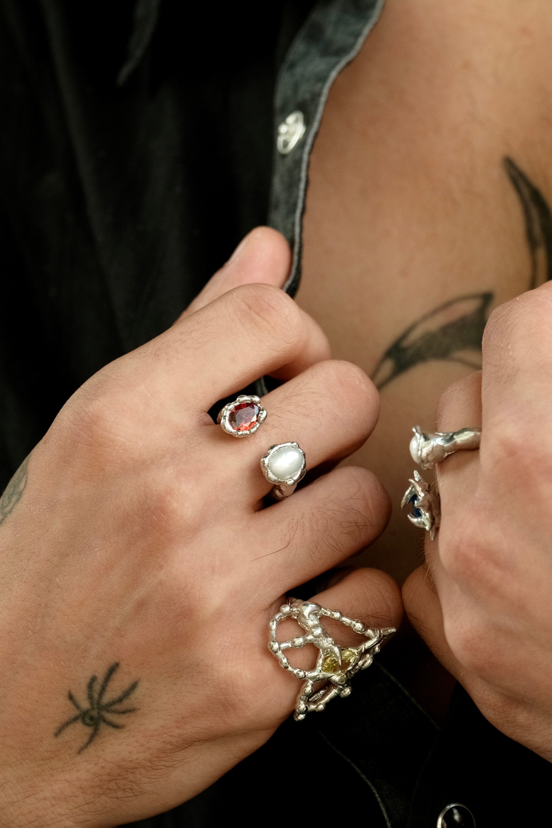 Wuyin Dual Pearl Stone Adjustable Ring - Red